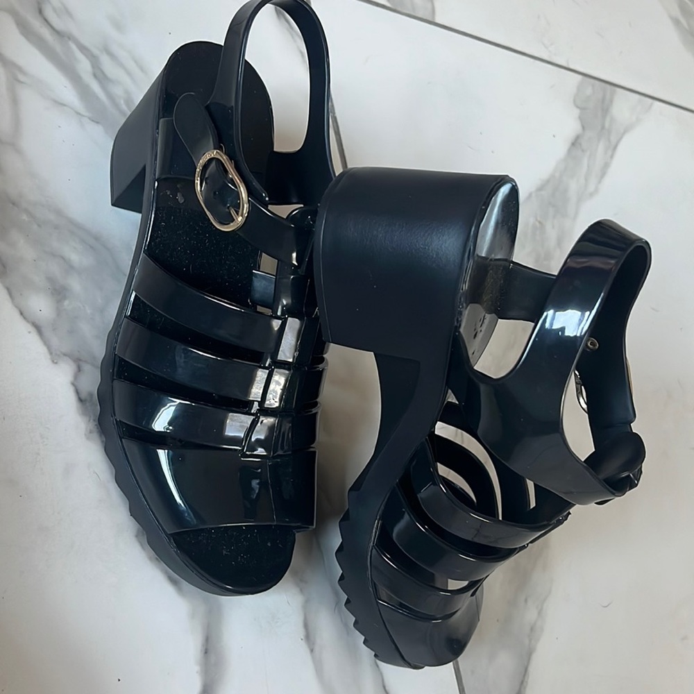 “Jelly sandals “